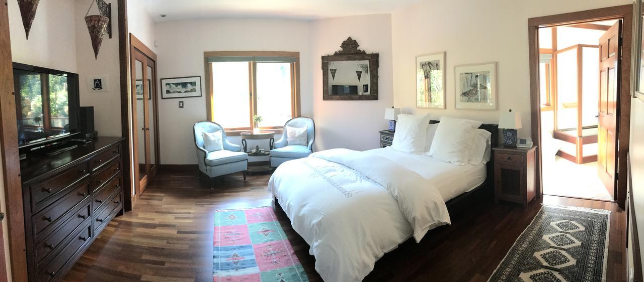 East Hampton Art House Bed And Breakfast Екстериор снимка
